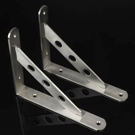 triangular brackets